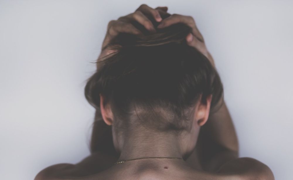 dolor dientes muelas por nervios estrés bruxismo